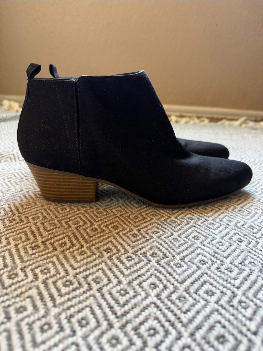 Old Navy Black Pointed Toe Ankle Booties - Picture 2 of 13